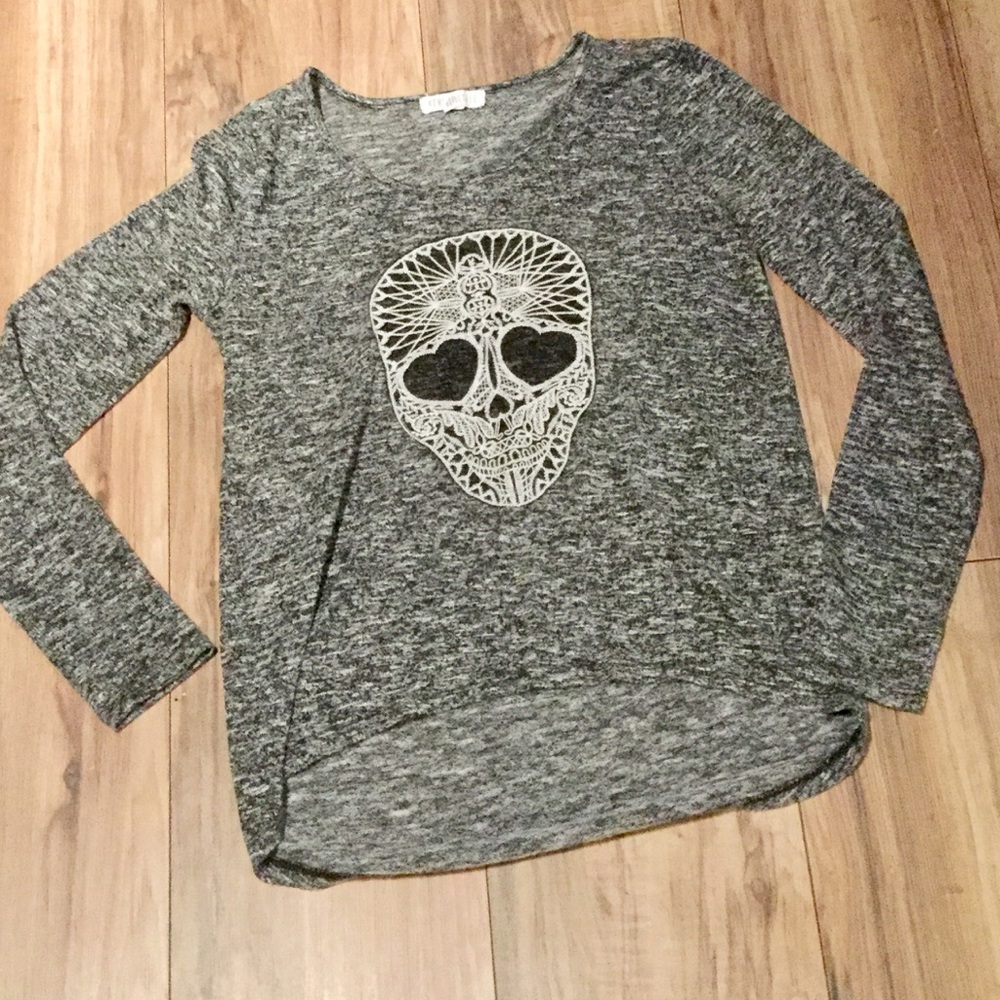 Hi low sugar skull long sleeve